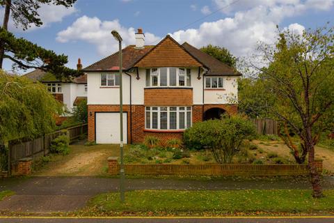 64 Hookfield, Epsom, KT19 8JG