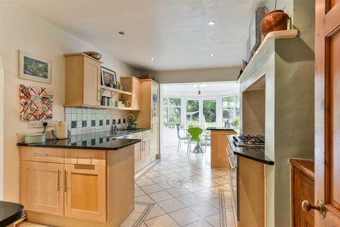 64 Hookfield, Epsom, KT19 8JG