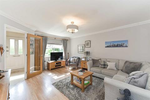 9 De Mel Close, Epsom, KT19 7EL