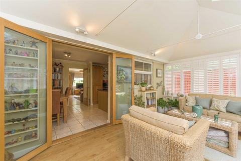 9 De Mel Close, Epsom, KT19 7EL