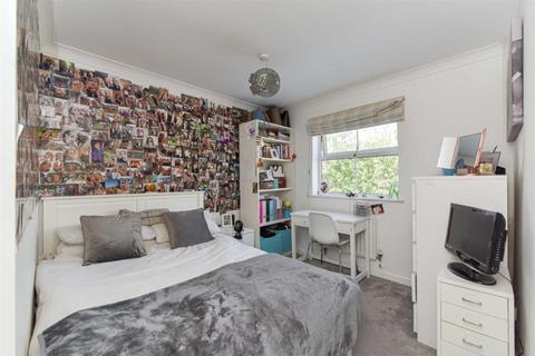 9 De Mel Close, Epsom, KT19 7EL