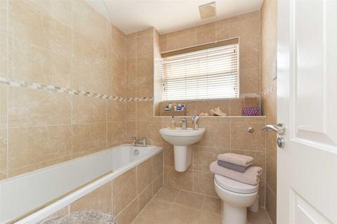 9 De Mel Close, Epsom, KT19 7EL