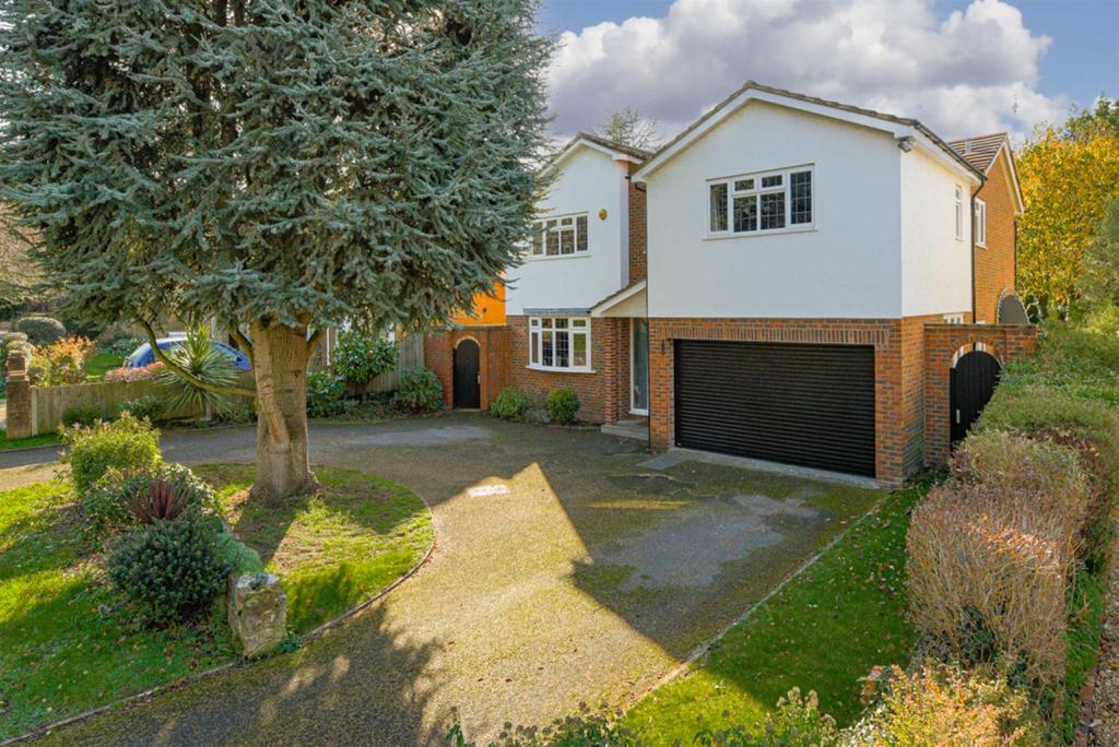 Ewell Downs Road, Epsom 5 bed detached house £1,225,000