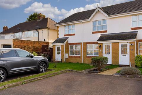 39b Cox Lane, Epsom, KT19 9LZ