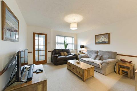 39b Cox Lane, Epsom, KT19 9LZ