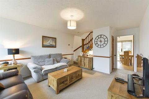 39b Cox Lane, Epsom, KT19 9LZ