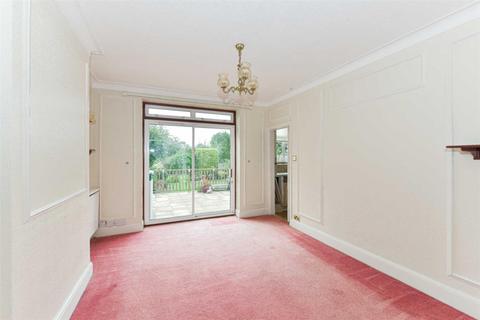 62 Tattenham Grove, Epsom, KT18 5QP