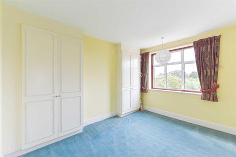 62 Tattenham Grove, Epsom, KT18 5QP