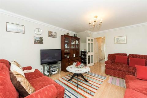 6 Manor Crescent, Epsom, KT19 7EF