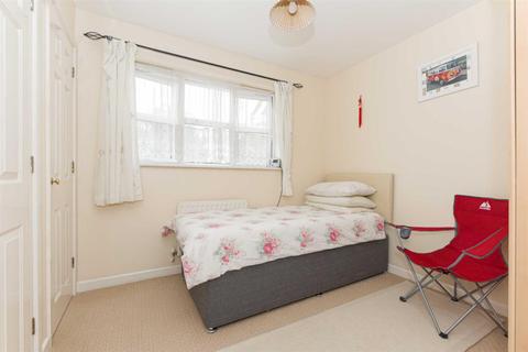 6 Manor Crescent, Epsom, KT19 7EF