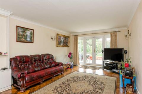 37 Mospey Crescent, Epsom, KT17 4NA