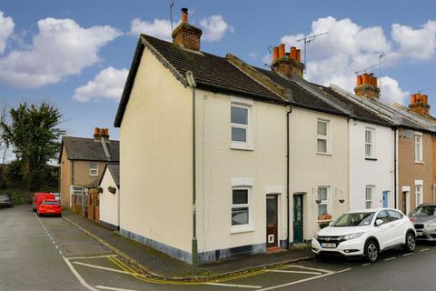 16 Beaconsfield Place, Epsom, KT17 4BD