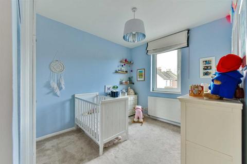 16 Beaconsfield Place, Epsom, KT17 4BD