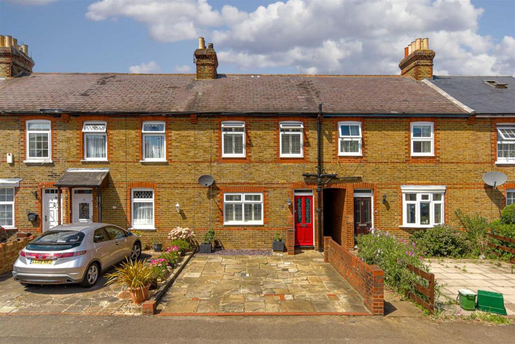 Horton Hill, Epsom 3 bed terraced house £500,000