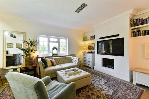 29b Worple Road, Epsom, KT18 5EP