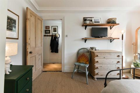 29b Worple Road, Epsom, KT18 5EP