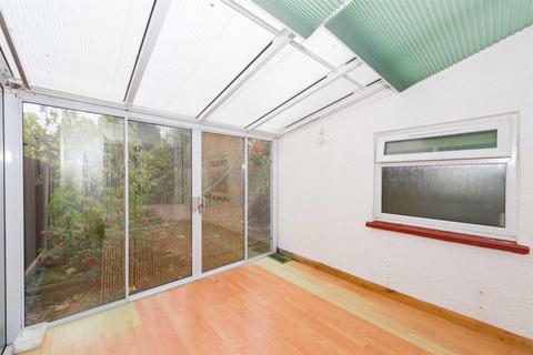 34 The Crescent, Epsom, KT18 7LL