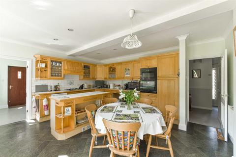 55 Links Road, Epsom, KT17 3PP
