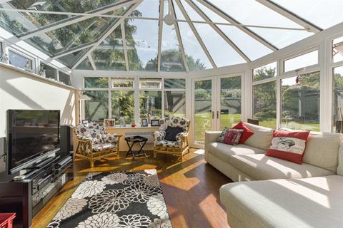 55 Links Road, Epsom, KT17 3PP