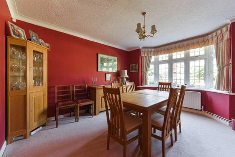 55 Links Road, Epsom, KT17 3PP