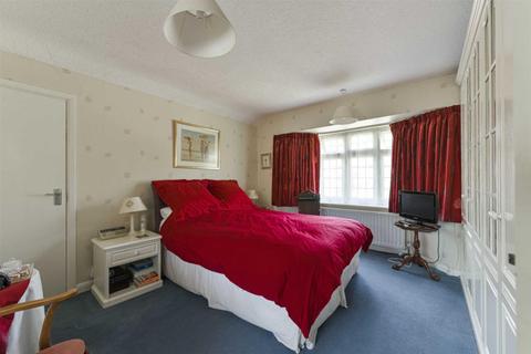 55 Links Road, Epsom, KT17 3PP