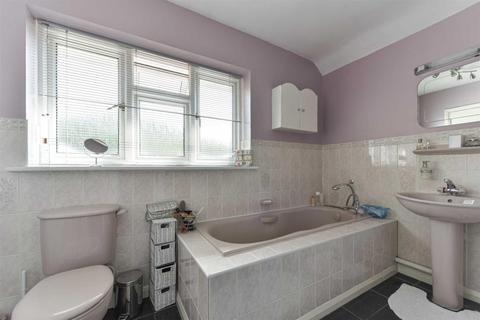 55 Links Road, Epsom, KT17 3PP