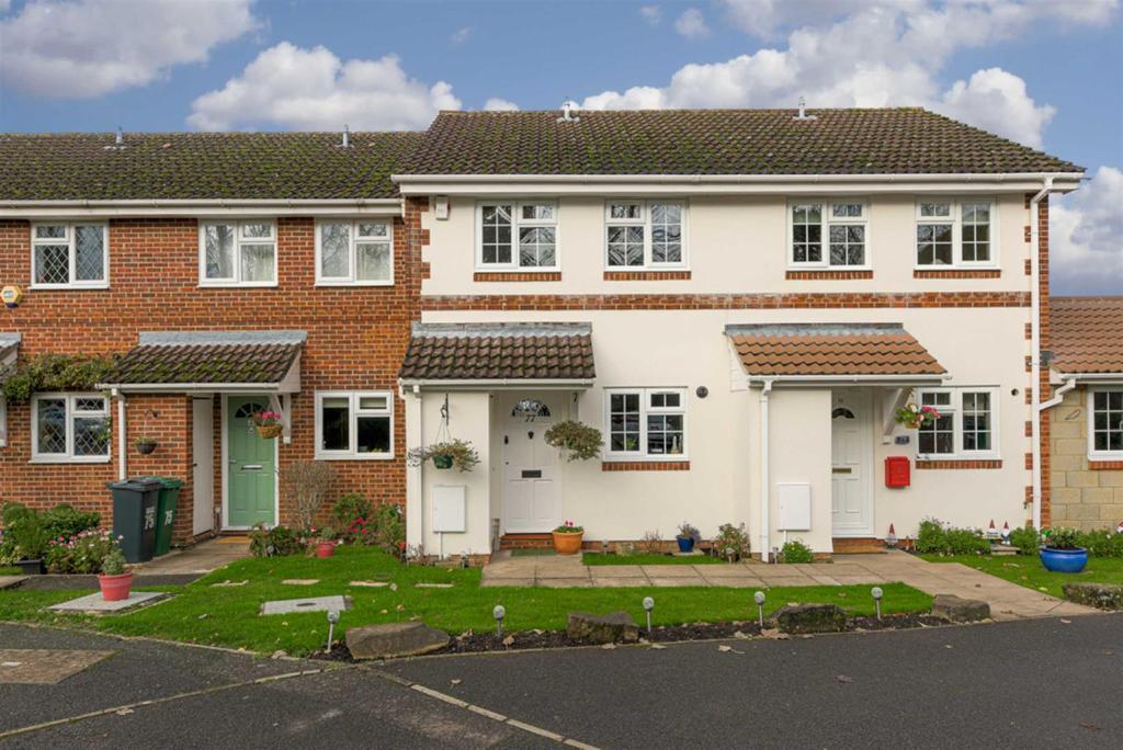 Bunbury Way, Epsom 2 bed terraced house £450,000