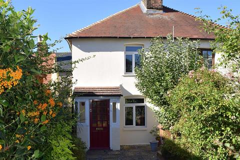 9 Lintons Lane, Epsom, KT17 1DB
