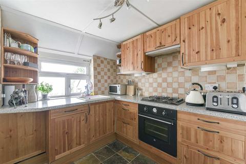9 Lintons Lane, Epsom, KT17 1DB