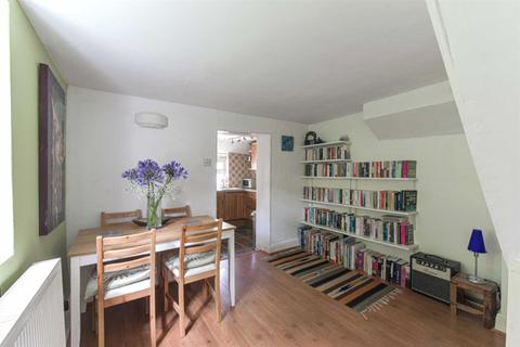 9 Lintons Lane, Epsom, KT17 1DB
