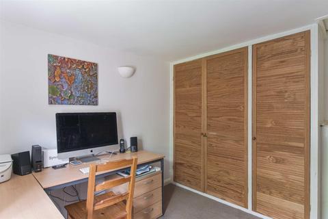9 Lintons Lane, Epsom, KT17 1DB