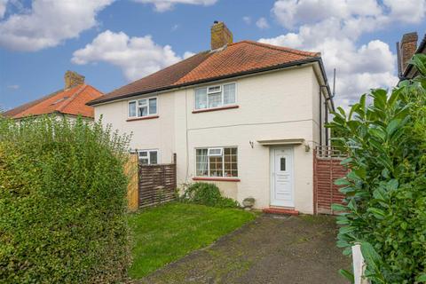 10 Parkhurst, Epsom, KT19 8QZ