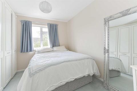 22 The Stanfords, Epsom, KT17 1JE