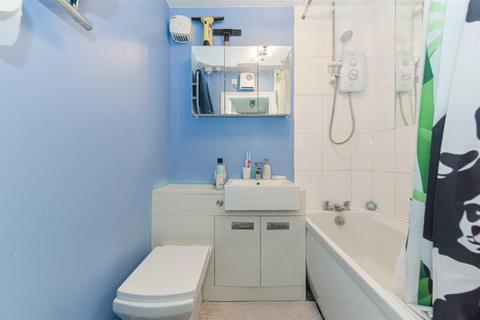 22 The Stanfords, Epsom, KT17 1JE