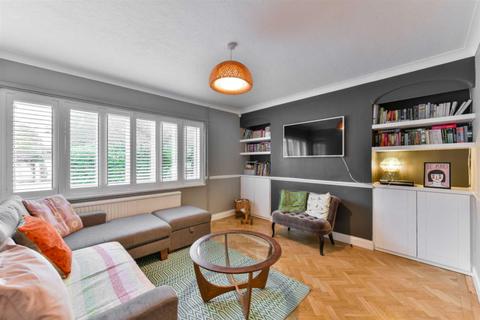 7 Avenue Road, Epsom, KT18 7RD
