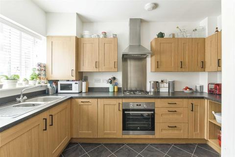 8 Winter Close, Epsom, KT17 1AH