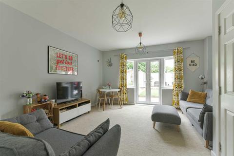 8 Winter Close, Epsom, KT17 1AH