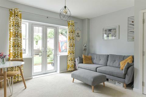 8 Winter Close, Epsom, KT17 1AH