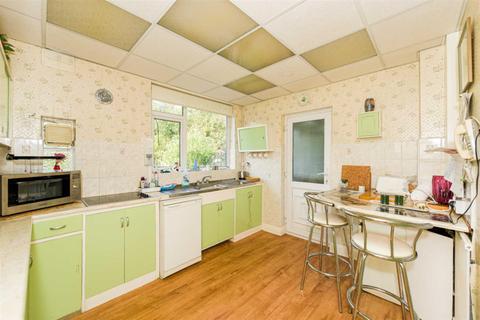 47 Hazon Way, Epsom, KT19 8HD