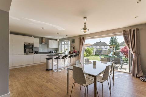 61 The Crescent, Epsom, KT18 7LJ
