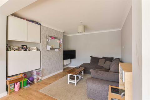 61 The Crescent, Epsom, KT18 7LJ