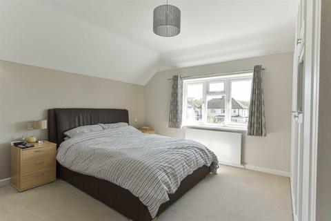 61 The Crescent, Epsom, KT18 7LJ