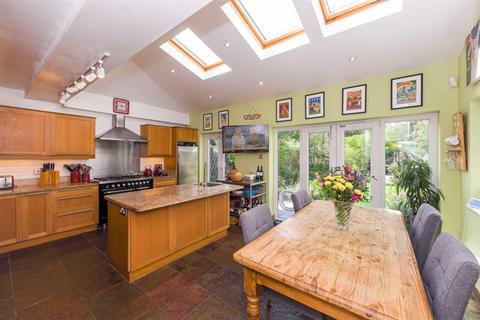 63 Hazon Way, Epsom, KT19 8HG