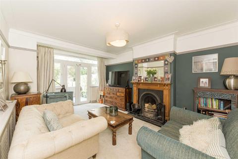 63 Hazon Way, Epsom, KT19 8HG