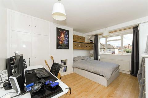 63 Hazon Way, Epsom, KT19 8HG