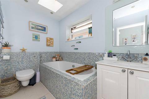 63 Hazon Way, Epsom, KT19 8HG