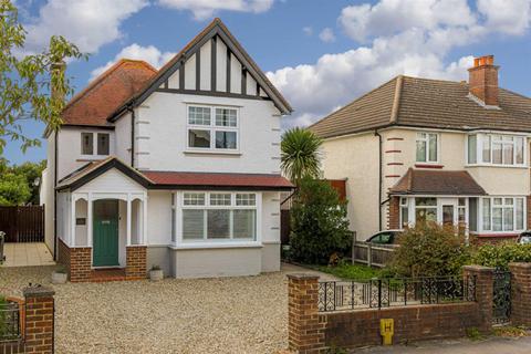 59 Temple Road, Epsom, KT19 8EY