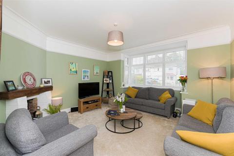 59 Temple Road, Epsom, KT19 8EY
