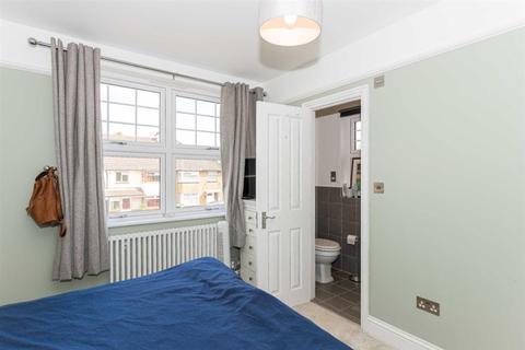 59 Temple Road, Epsom, KT19 8EY