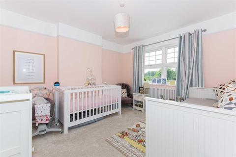 59 Temple Road, Epsom, KT19 8EY